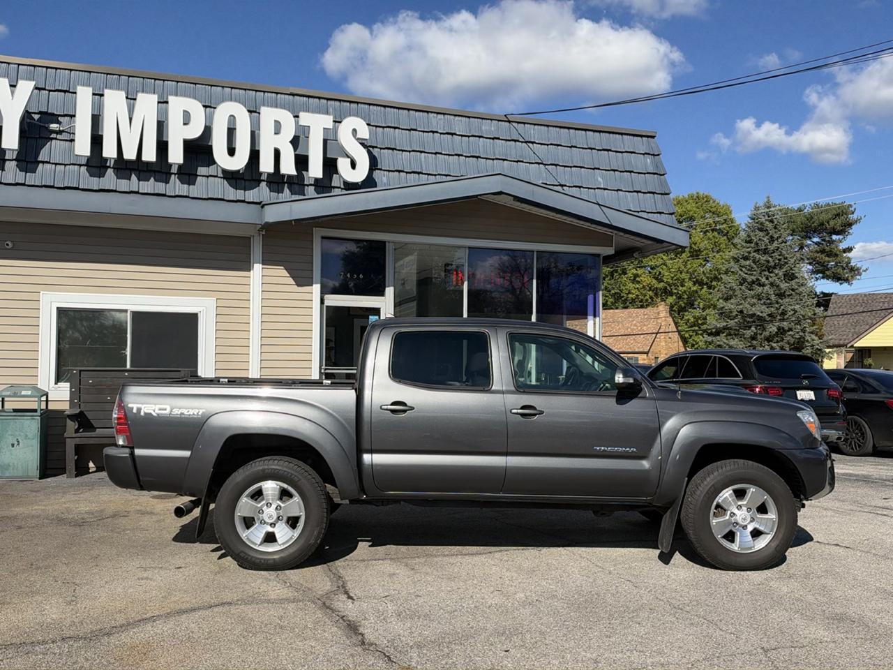 Toyota Tacoma 4WD Double Cab V6 AT (Natl) 2015