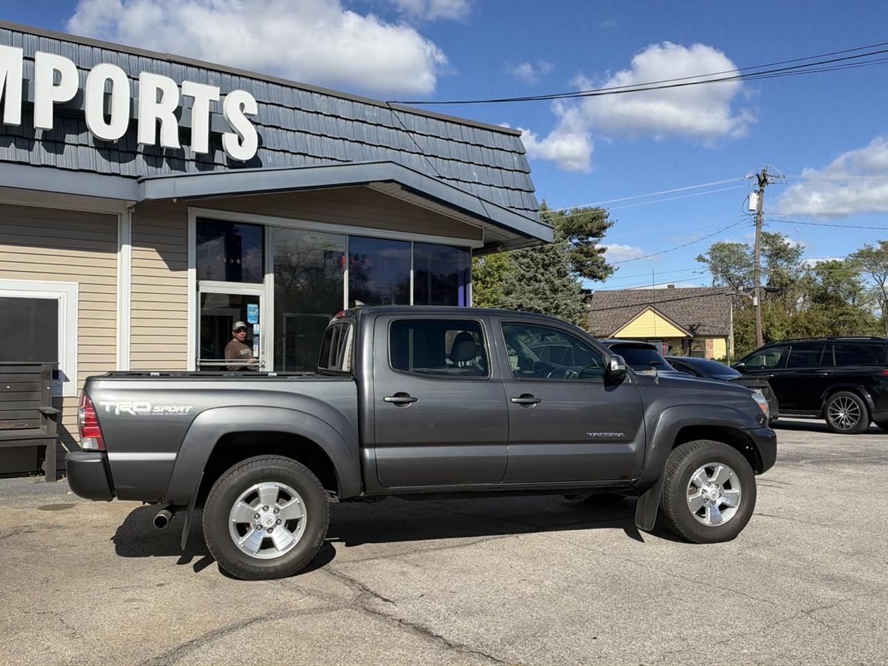 Toyota Tacoma 4WD Double Cab V6 AT (Natl) 2015