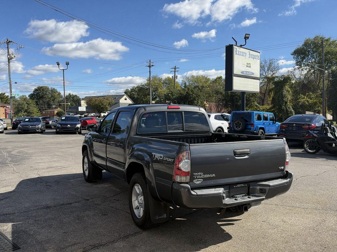 Toyota Tacoma 4WD Double Cab V6 AT (Natl) 2015