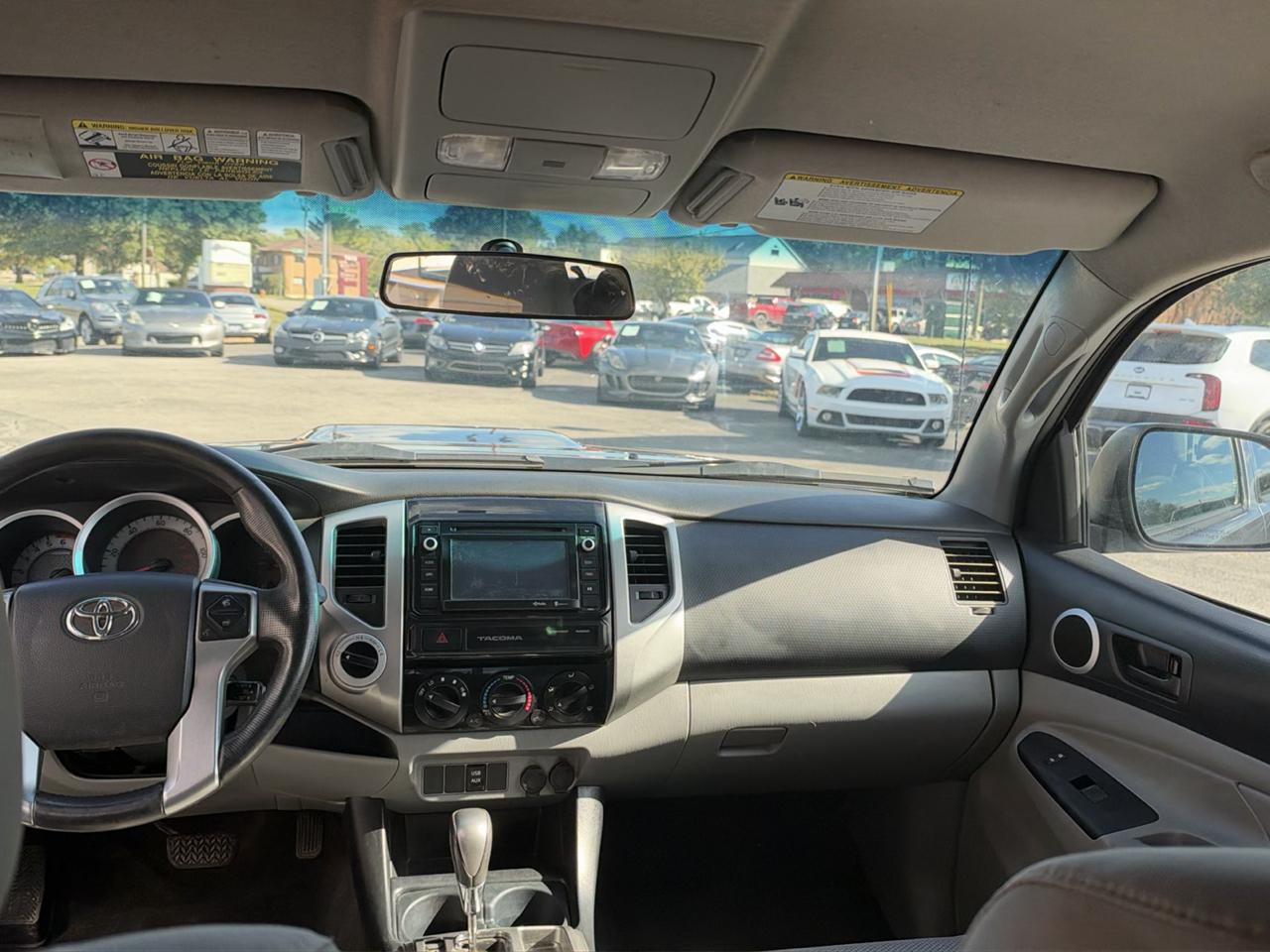Toyota Tacoma 4WD Double Cab V6 AT (Natl) 2015