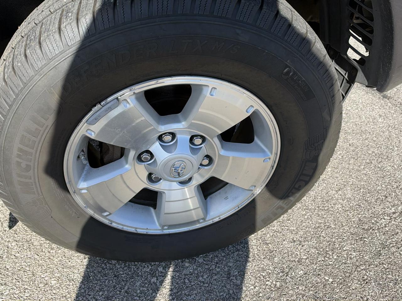 Toyota Tacoma 4WD Double Cab V6 AT (Natl) 2015