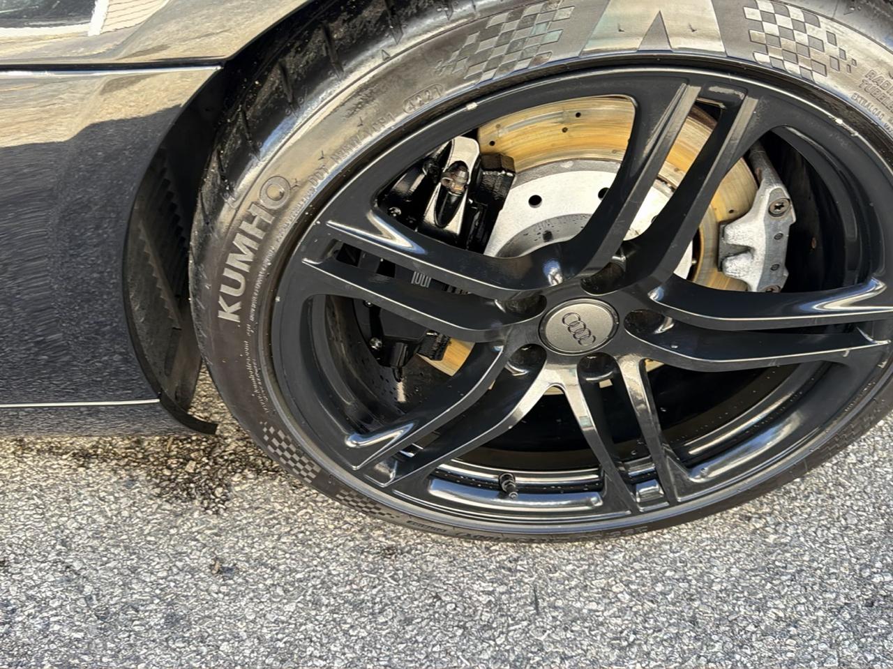 Audi R8 2dr Cpe Man quattro 4.2L 2011