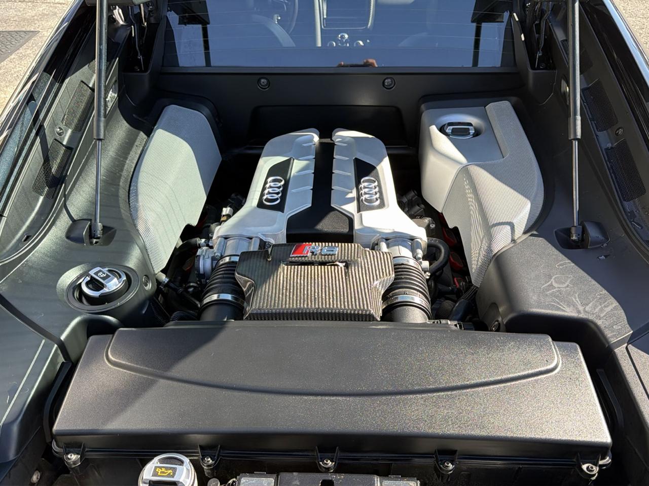 Audi R8 2dr Cpe Man quattro 4.2L 2011