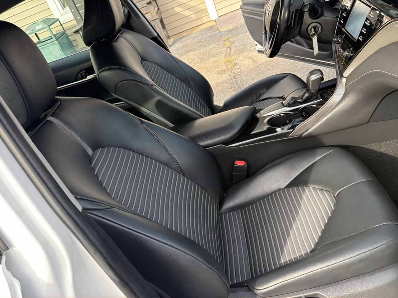 Toyota Camry XLE Auto (Natl) 2019