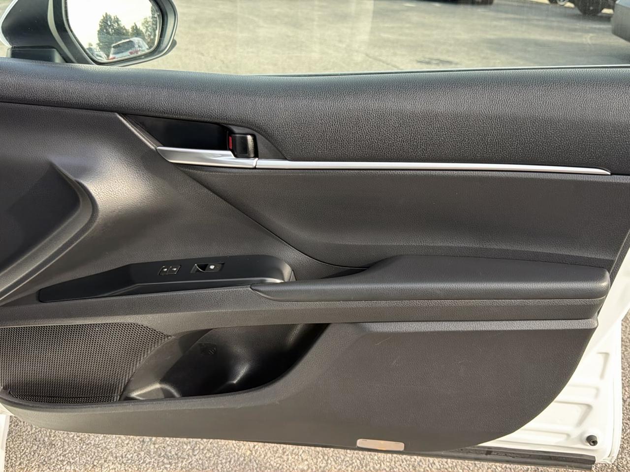 Toyota Camry XLE Auto (Natl) 2019