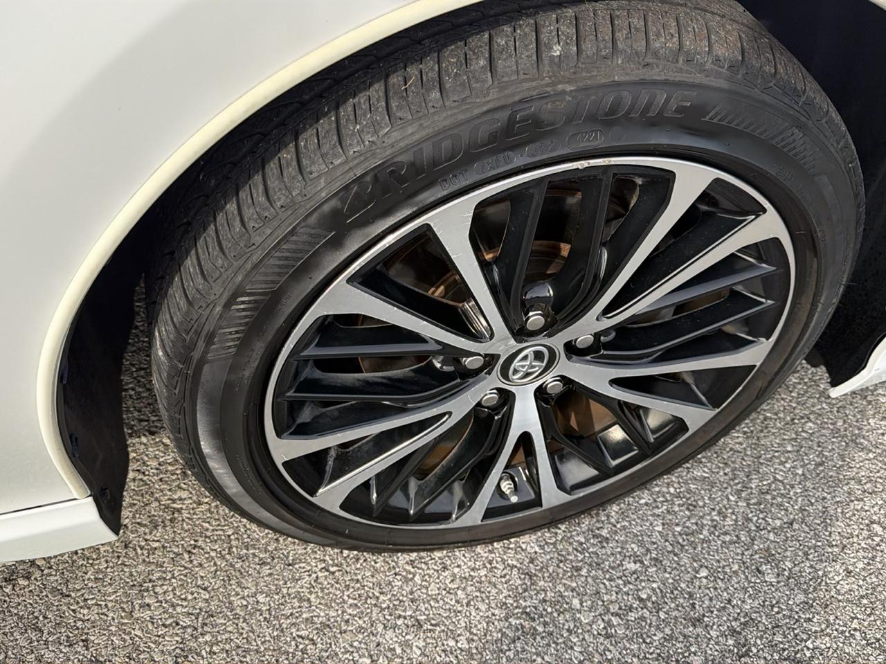 Toyota Camry XLE Auto (Natl) 2019