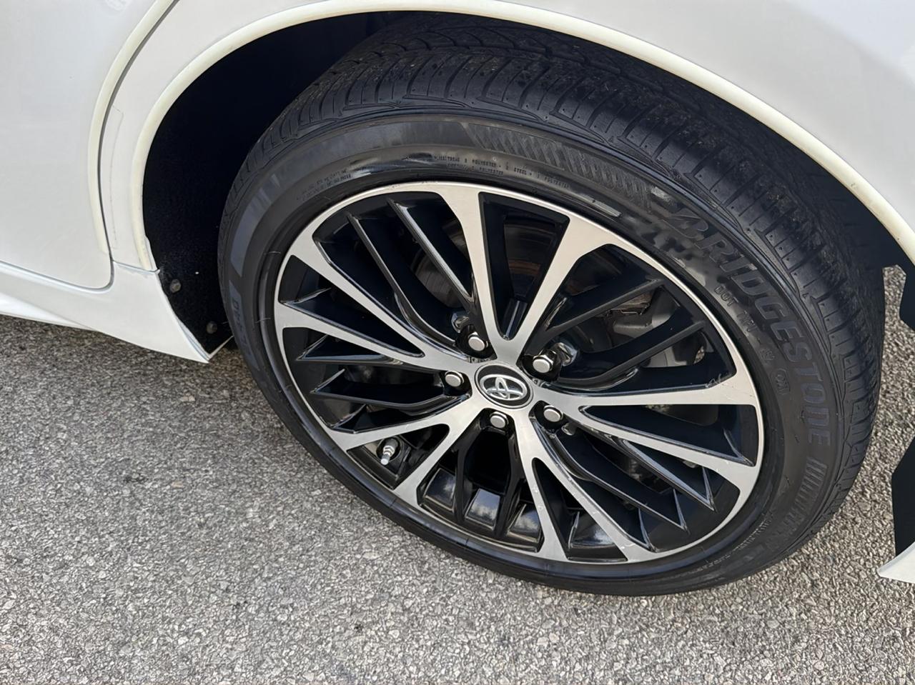 Toyota Camry XLE Auto (Natl) 2019