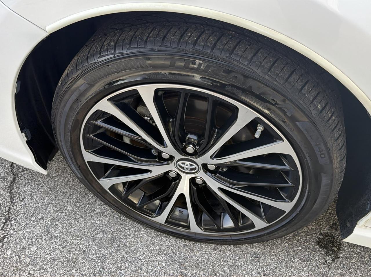 Toyota Camry XLE Auto (Natl) 2019