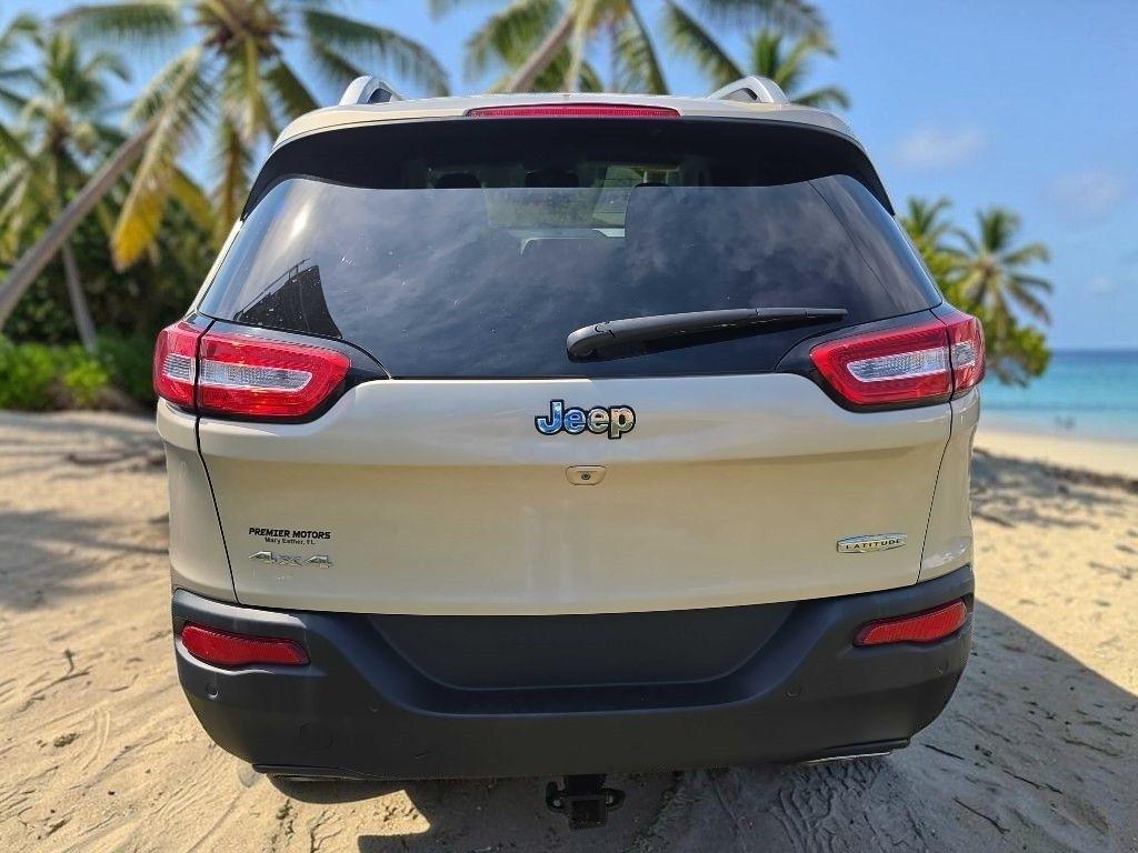 Jeep Cherokee Latitude 4WD 2015