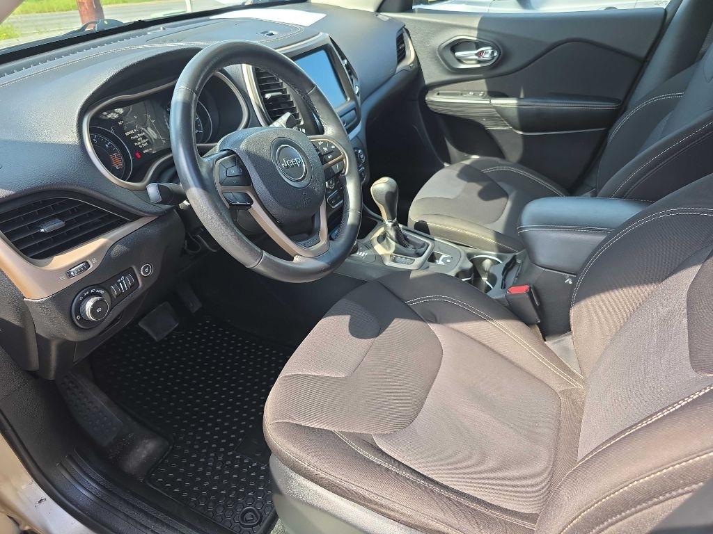 Jeep Cherokee Latitude 4WD 2015