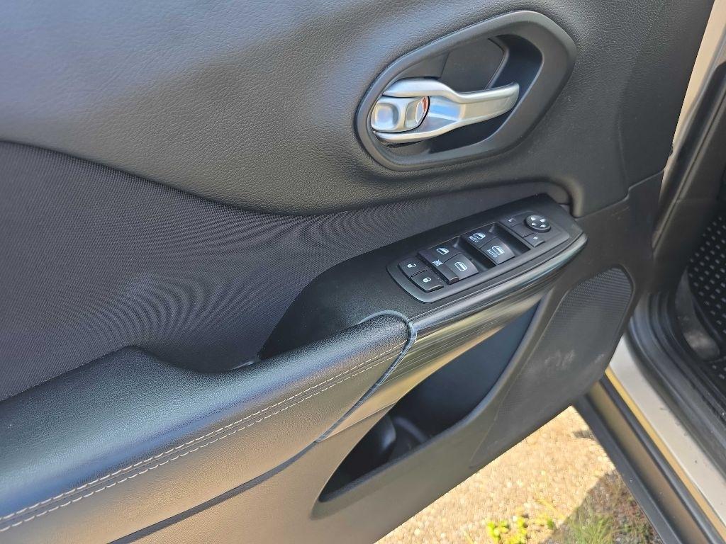 Jeep Cherokee Latitude 4WD 2015