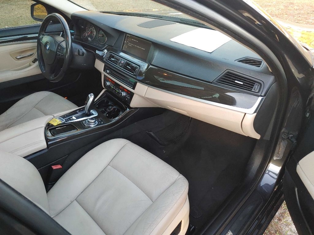 BMW 5-Series 528i 2012 BMW 5-Series 528i 2012