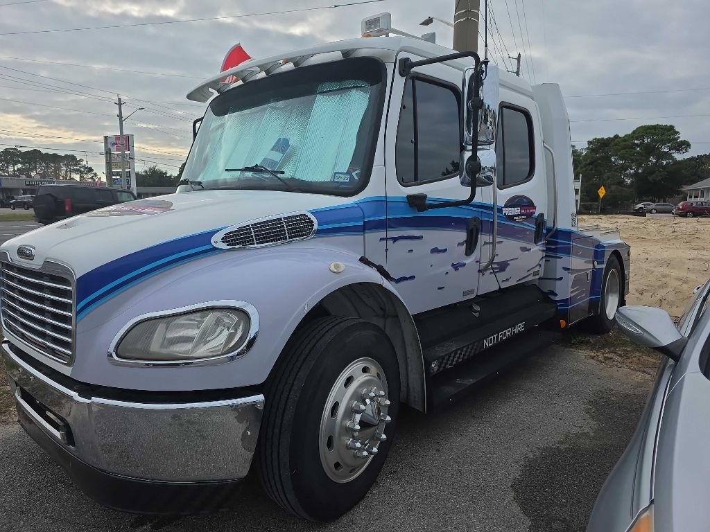2004 Freightliner M2 106 Medium Duty 