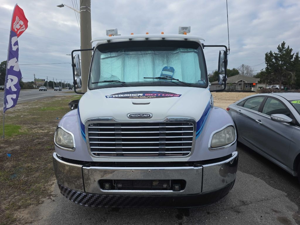 Freightliner M2 106 Medium Duty  2004