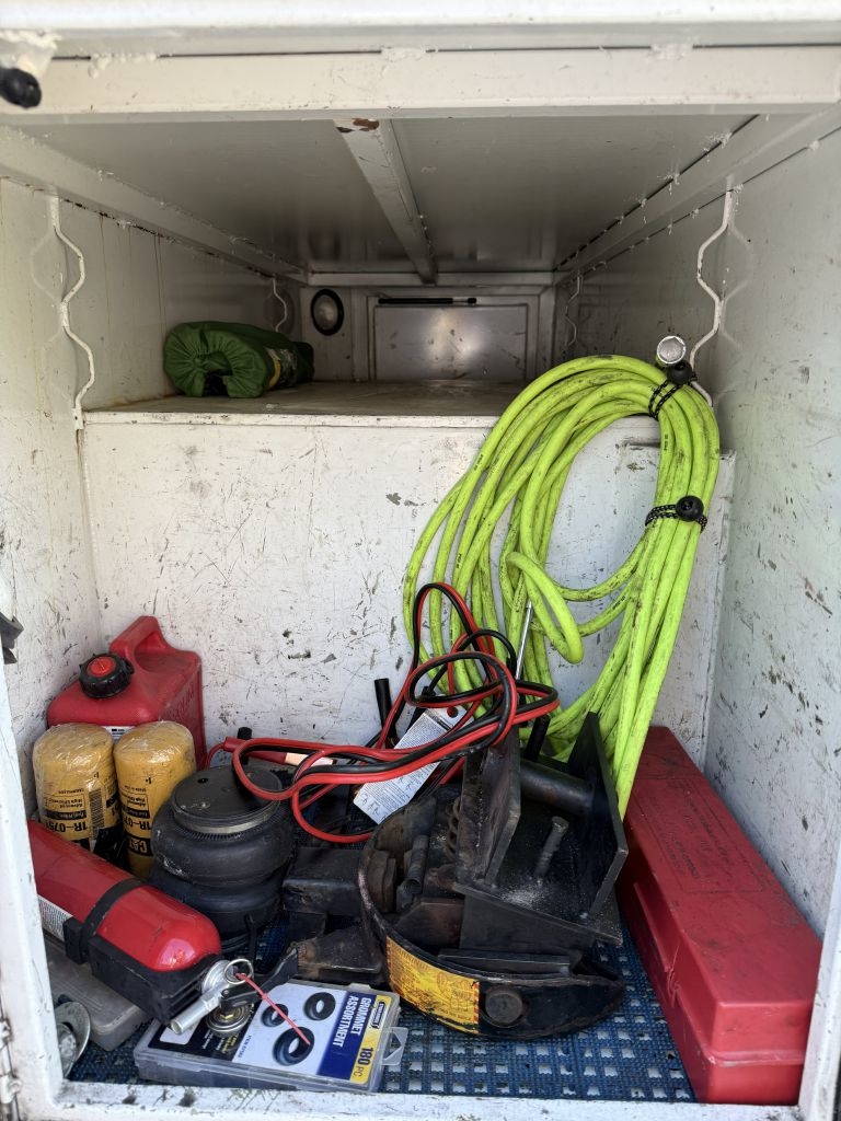 Freightliner M2 106 Medium Duty  2004