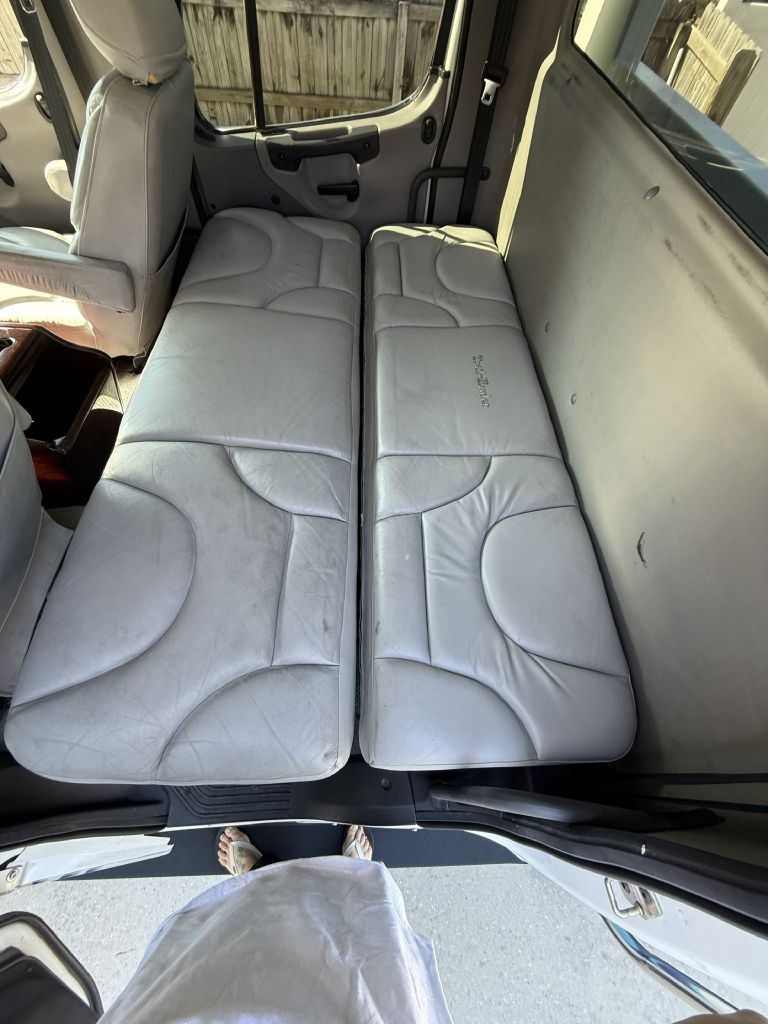 Freightliner M2 106 Medium Duty  2004