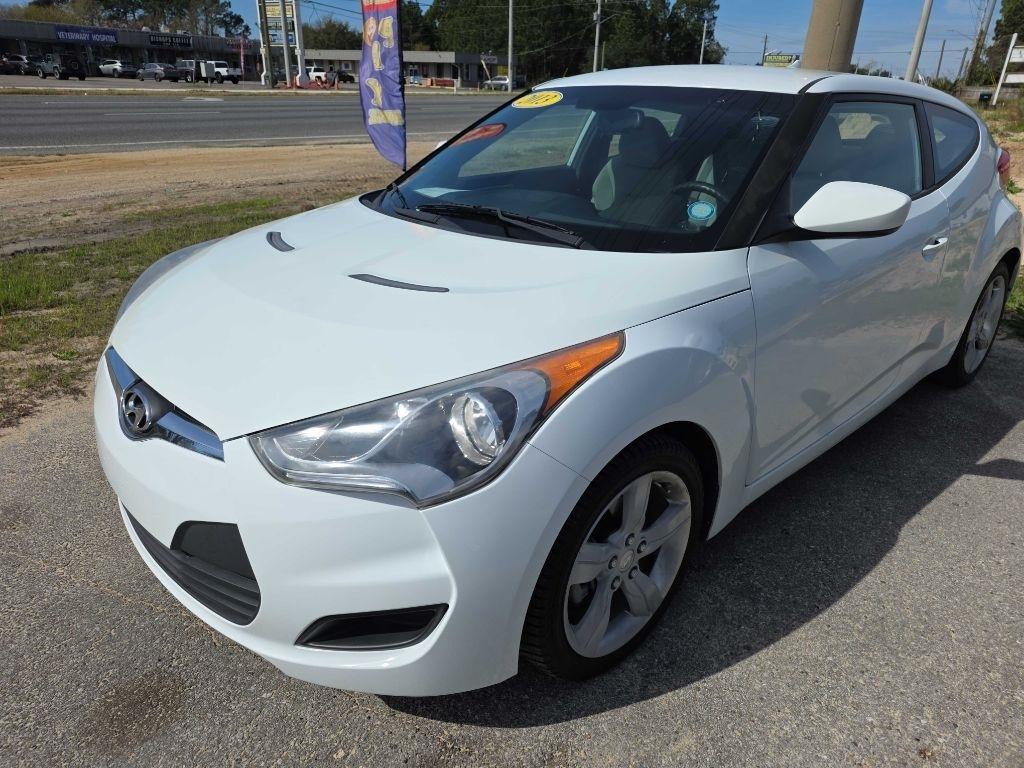 Hyundai Veloster Base 2013