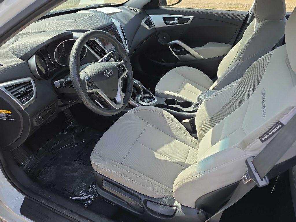 Hyundai Veloster Base 2013