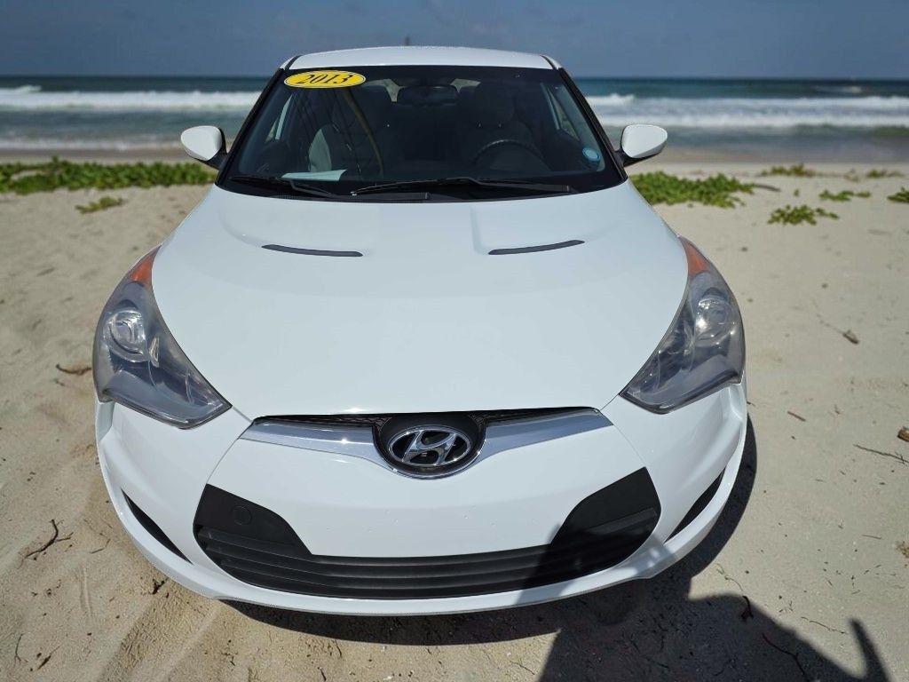 Hyundai Veloster Base 2013