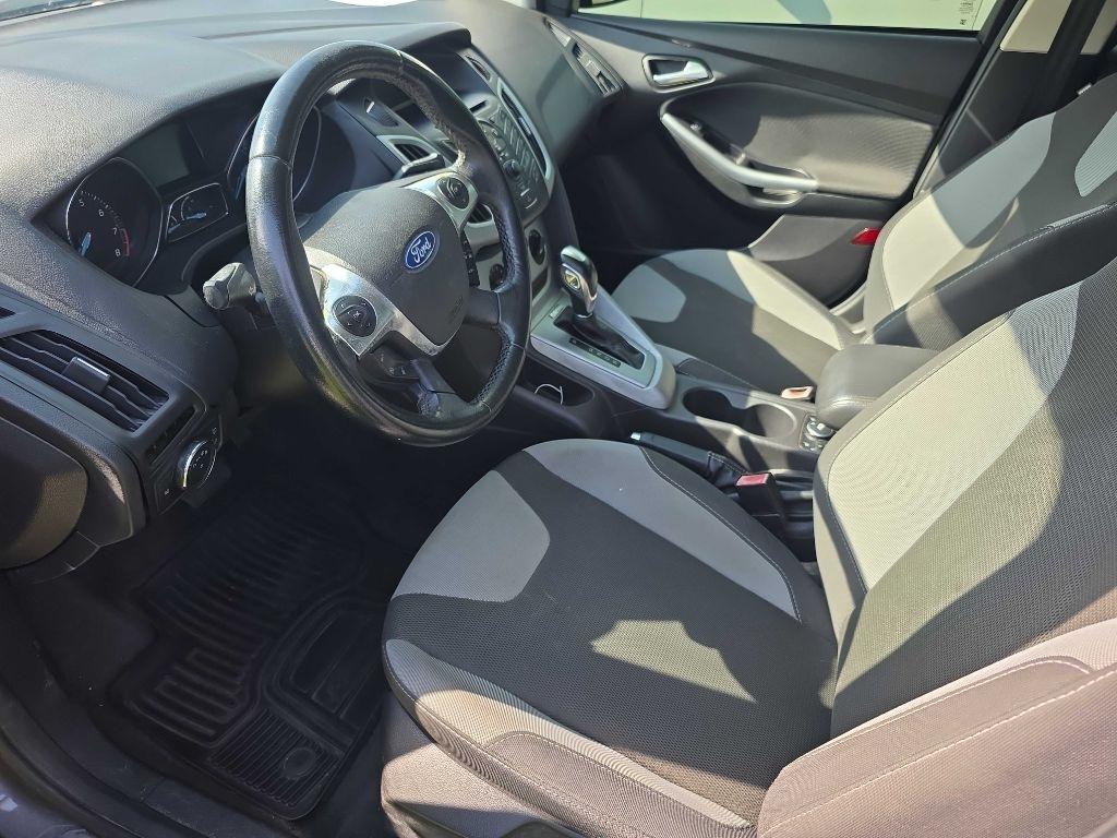 Ford Focus SE Sedan 2012