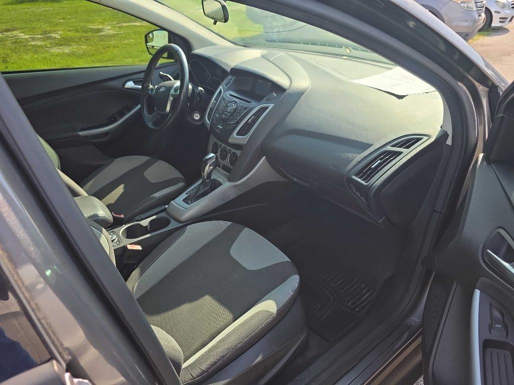 Ford Focus SE Sedan 2012