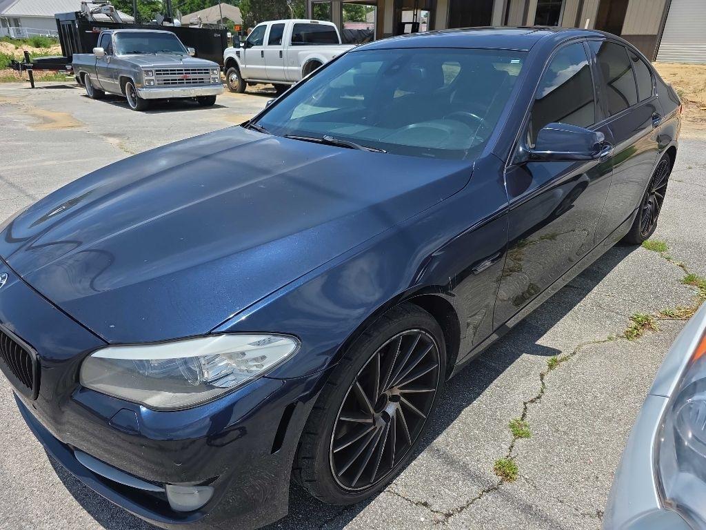 BMW 5-Series 550i 2012