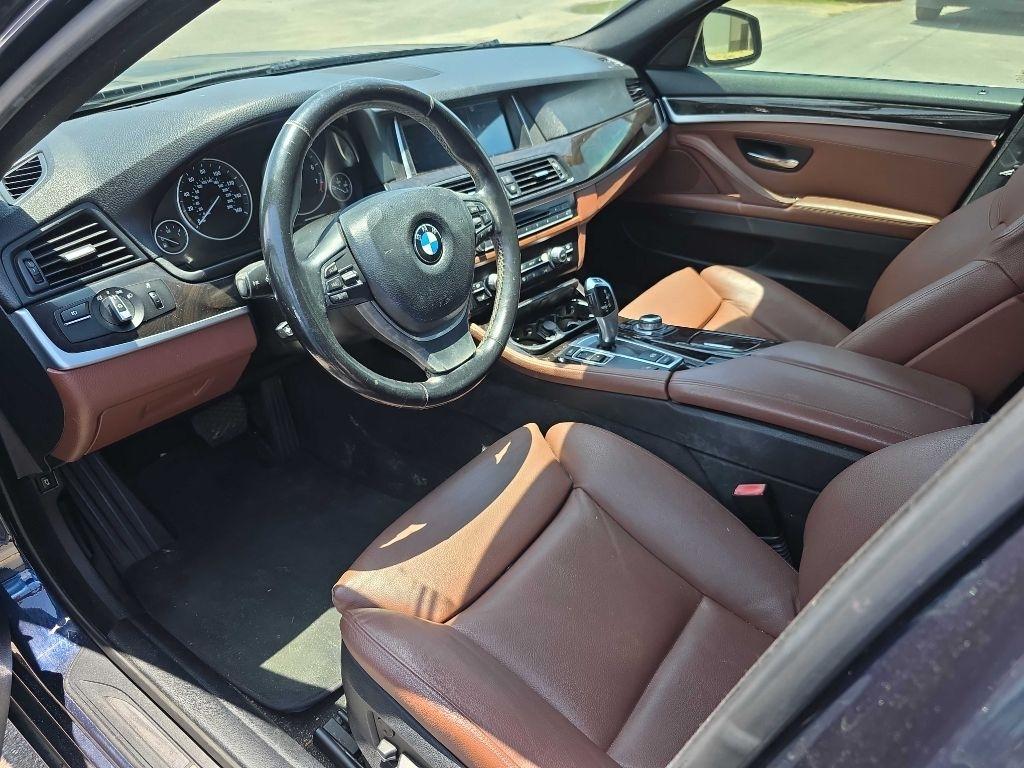 BMW 5-Series 550i 2012