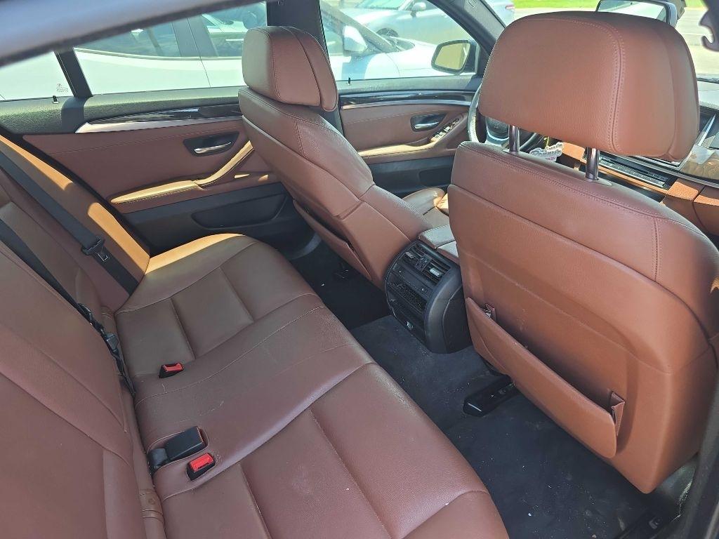 BMW 5-Series 550i 2012