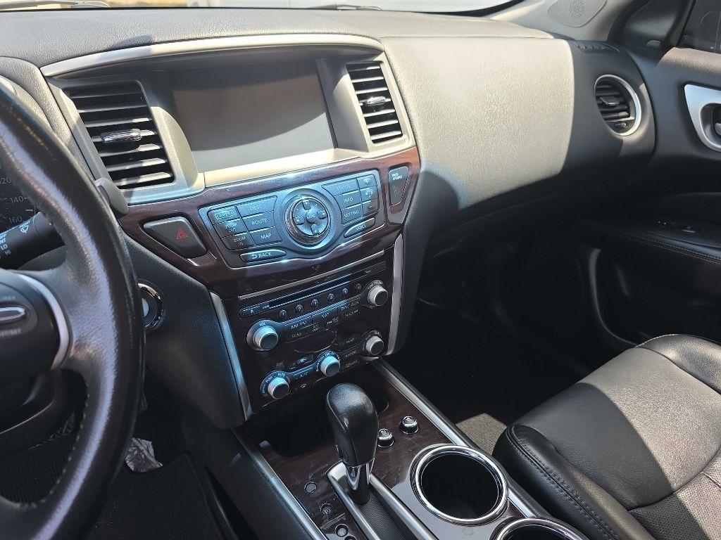 Nissan Pathfinder Platinum 4WD 2015