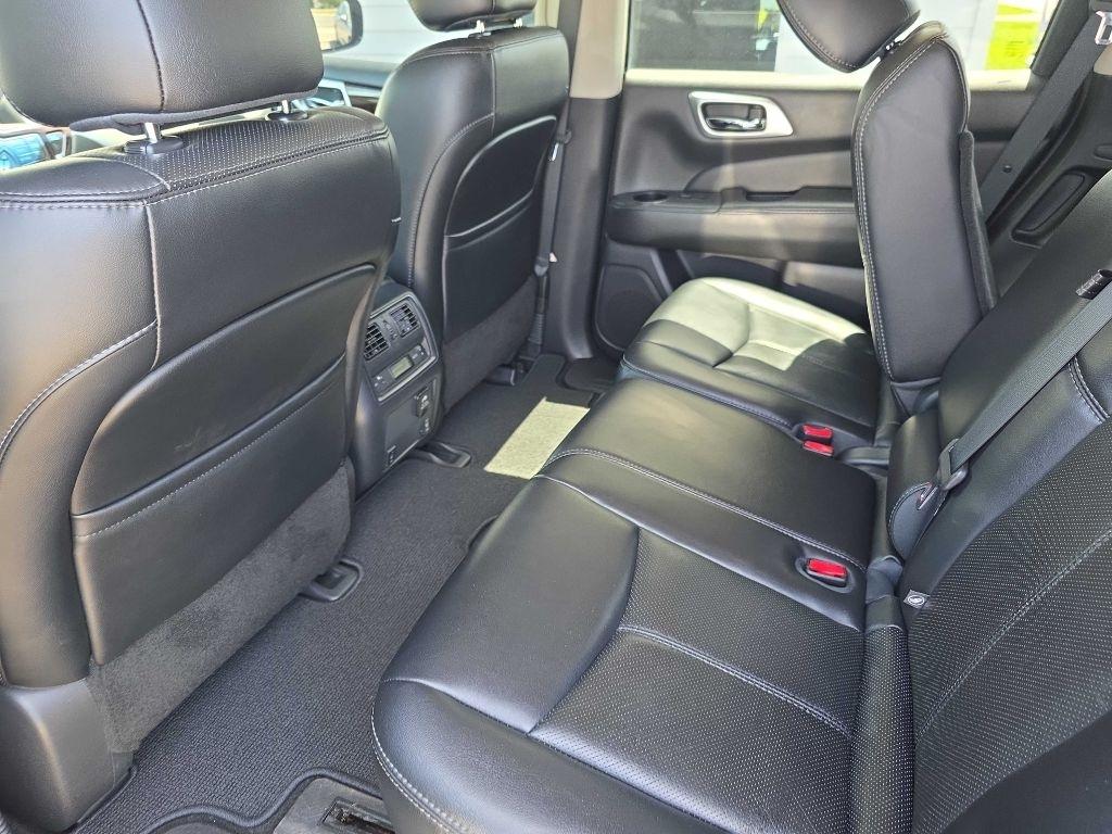 Nissan Pathfinder Platinum 4WD 2015