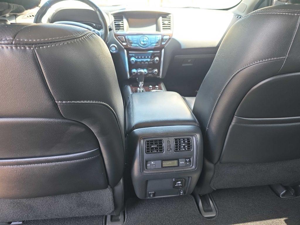 Nissan Pathfinder Platinum 4WD 2015