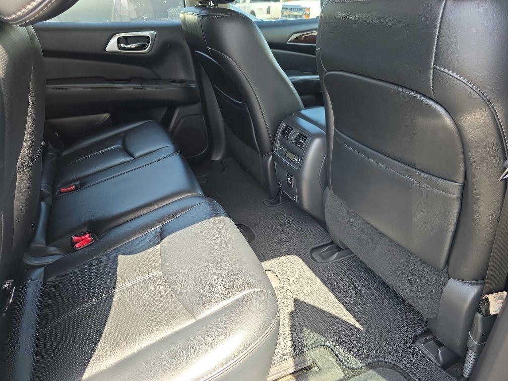 Nissan Pathfinder Platinum 4WD 2015