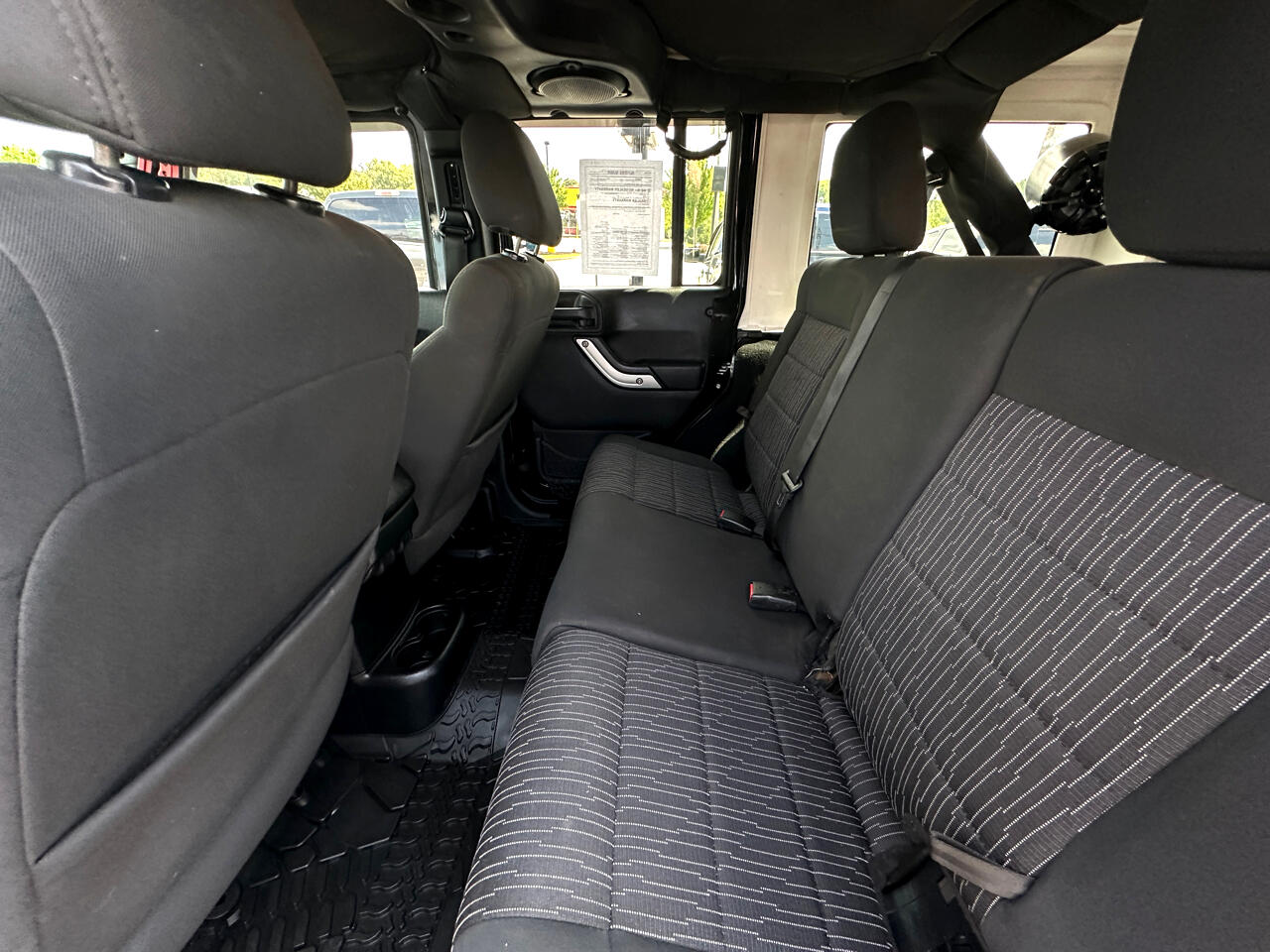 2012 Jeep Wrangler Unlimited Rubicon photo 8