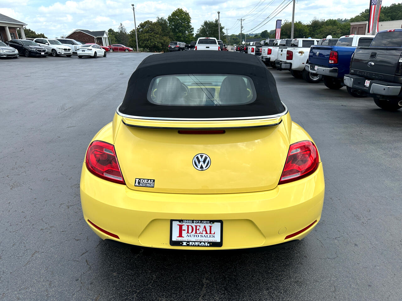 2015 Volkswagen Beetle Convertible 1.8T photo 3
