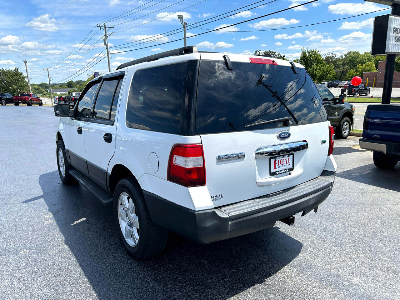 2010 Ford Expedition XLT photo 2