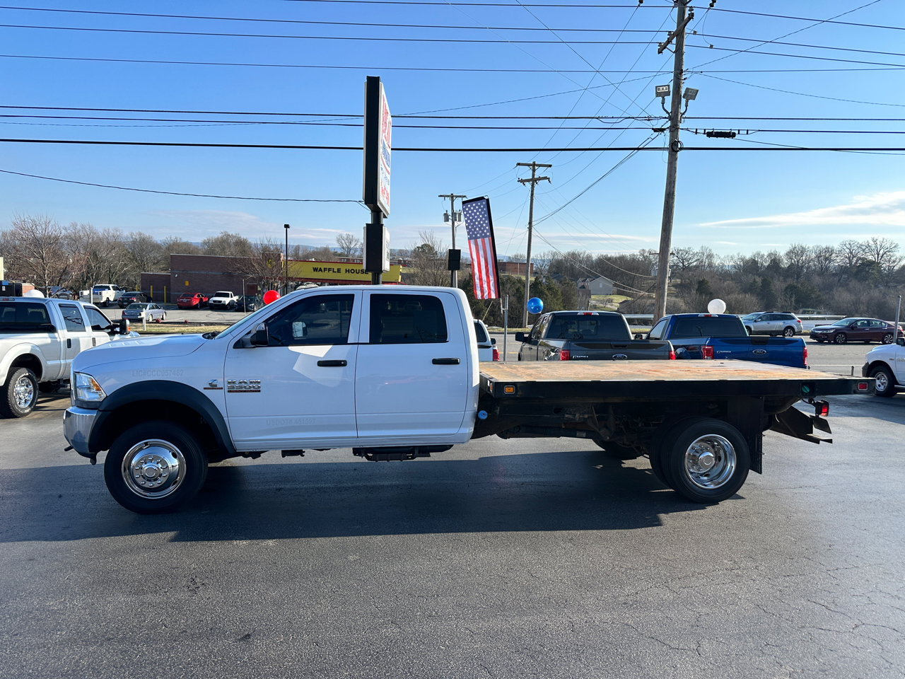 RAM 5500 4WD Crew Cab 197" WB 84" CA Tradesman 2016