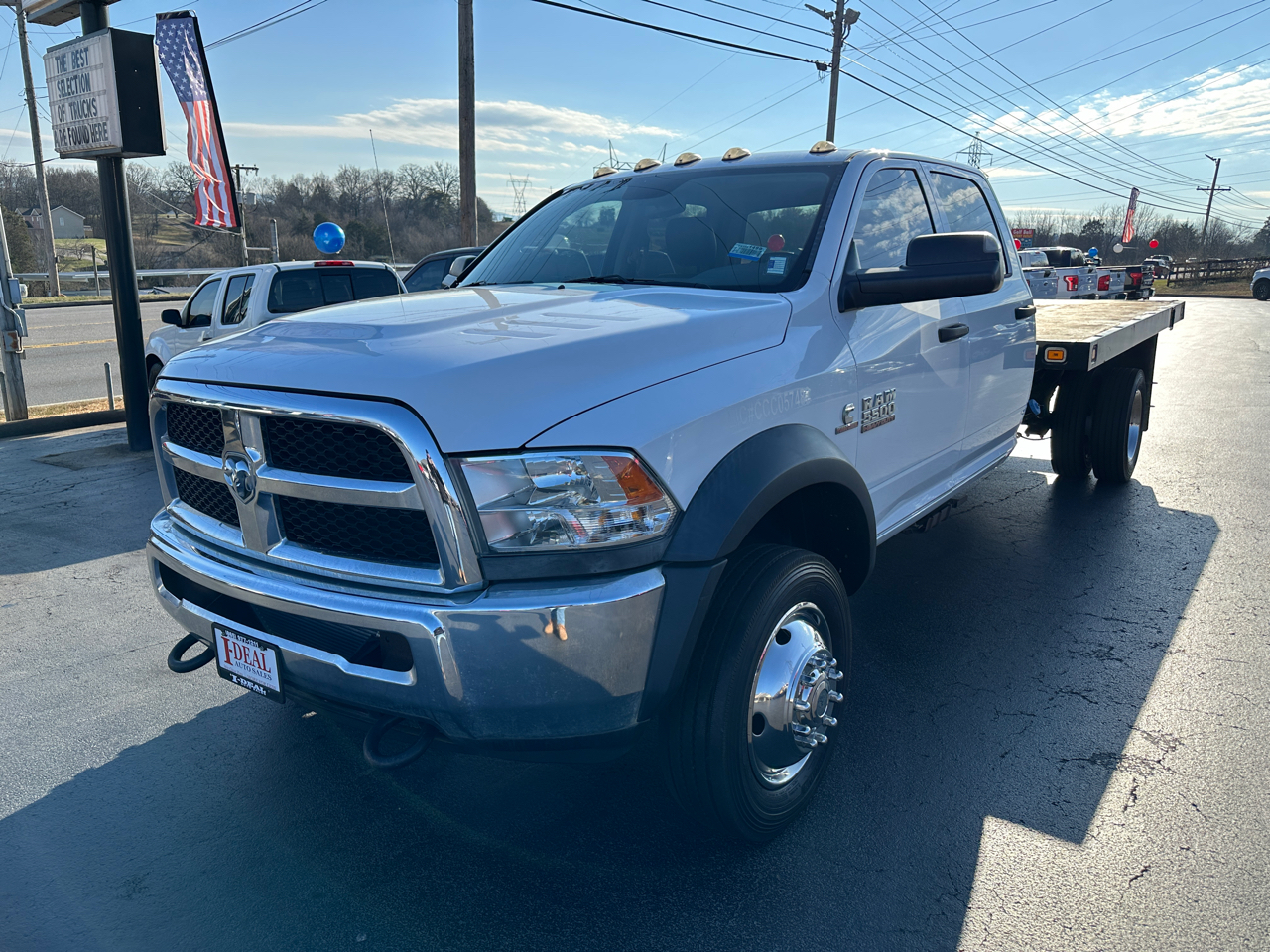 RAM 5500 4WD Crew Cab 197" WB 84" CA Tradesman 2016