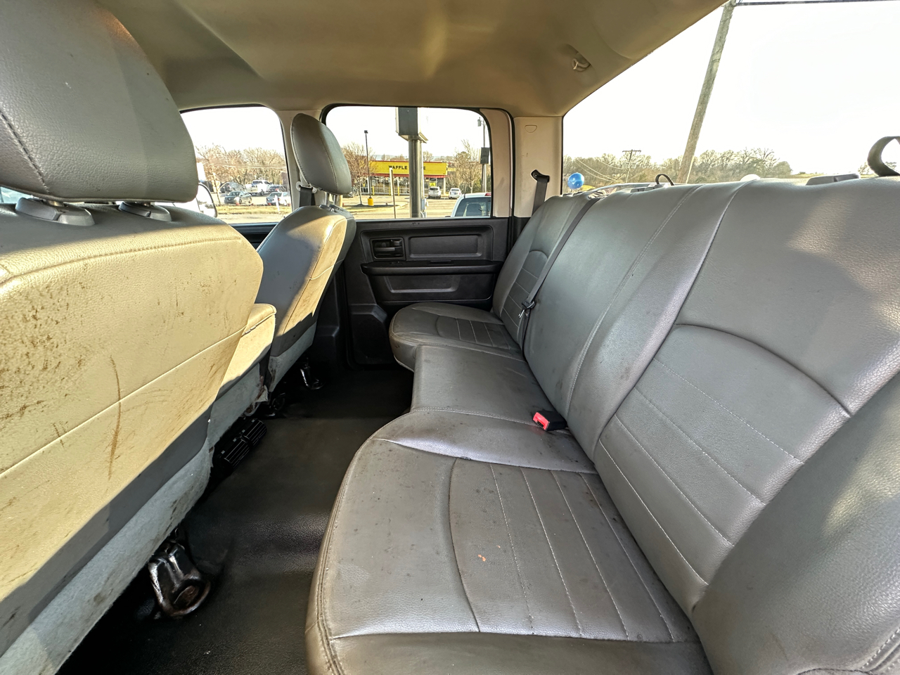 RAM 5500 4WD Crew Cab 197" WB 84" CA Tradesman 2016