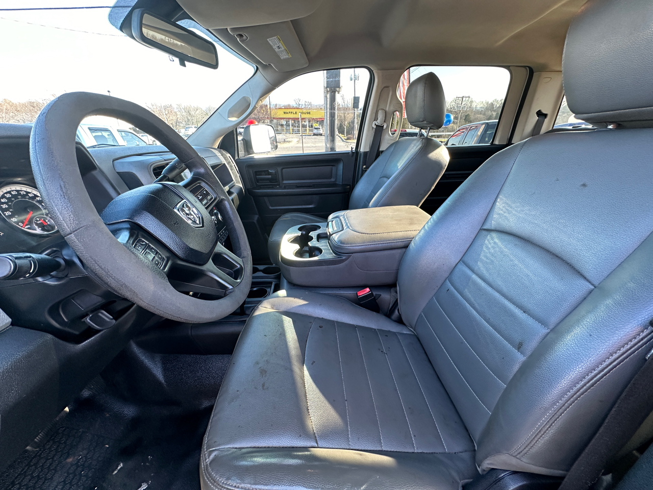 RAM 5500 4WD Crew Cab 197" WB 84" CA Tradesman 2016