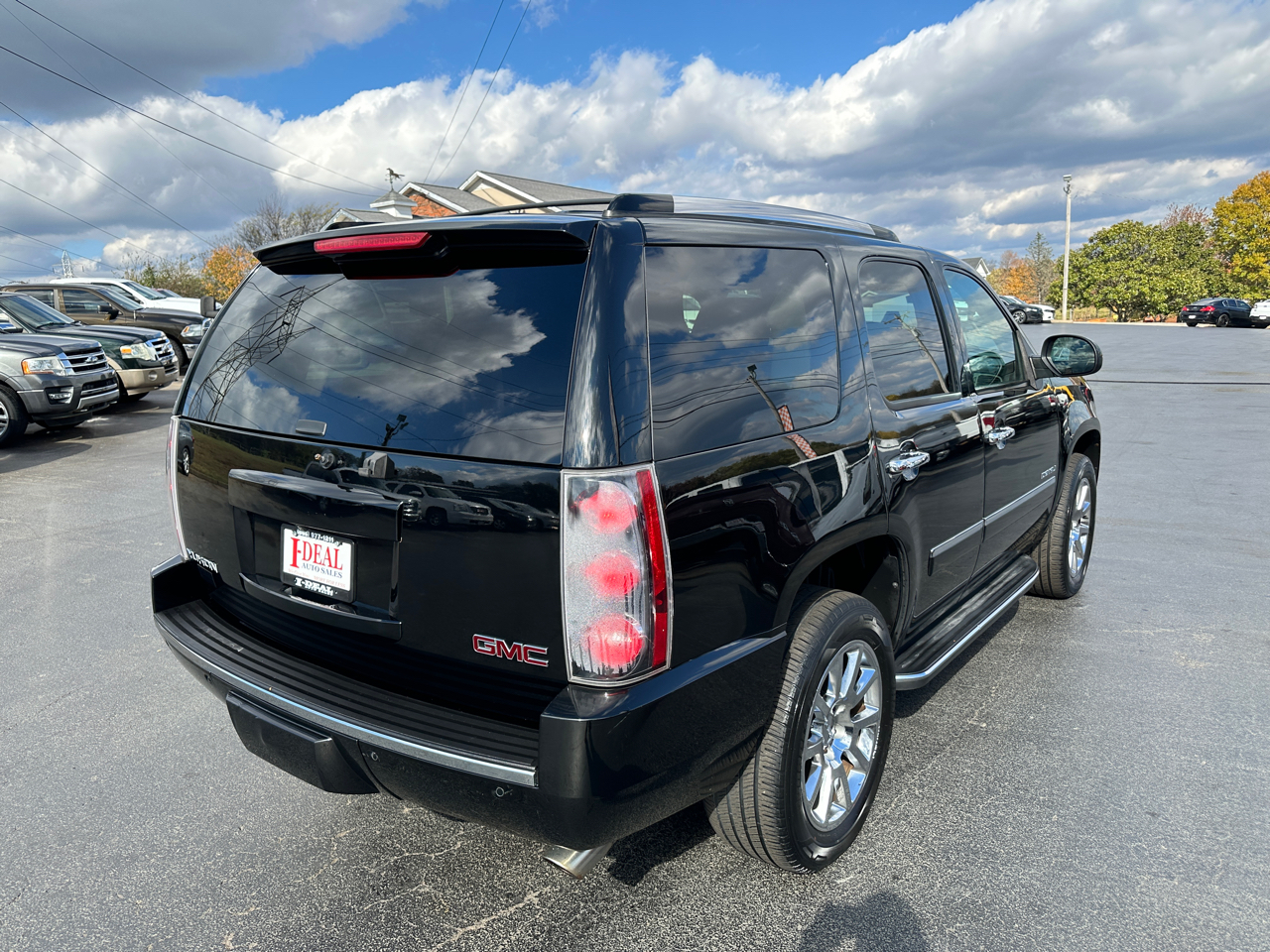 GMC Yukon AWD 4dr 1500 Denali 2013 GMC Yukon AWD 4dr 1500 Denali 2013