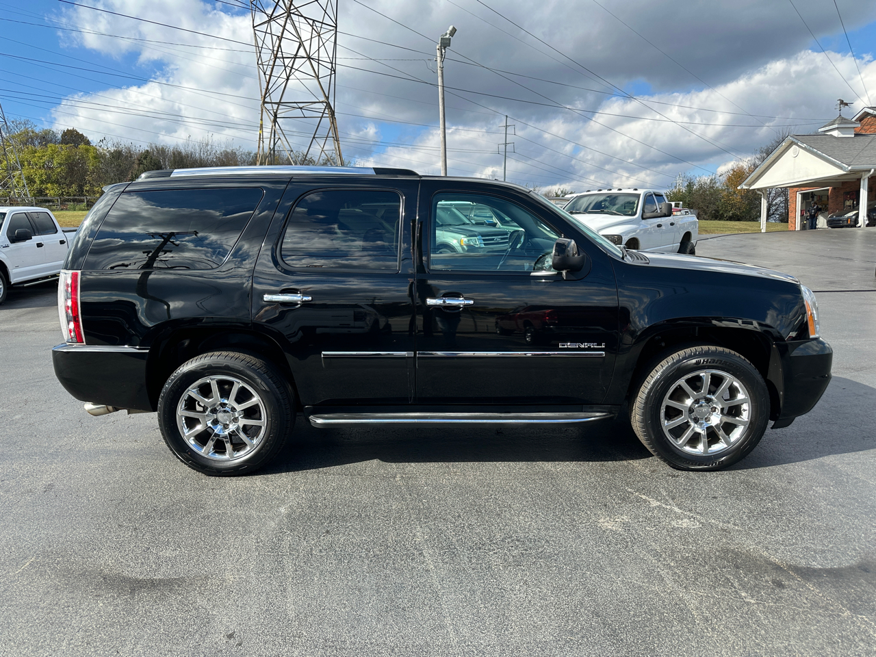 GMC Yukon AWD 4dr 1500 Denali 2013 GMC Yukon AWD 4dr 1500 Denali 2013