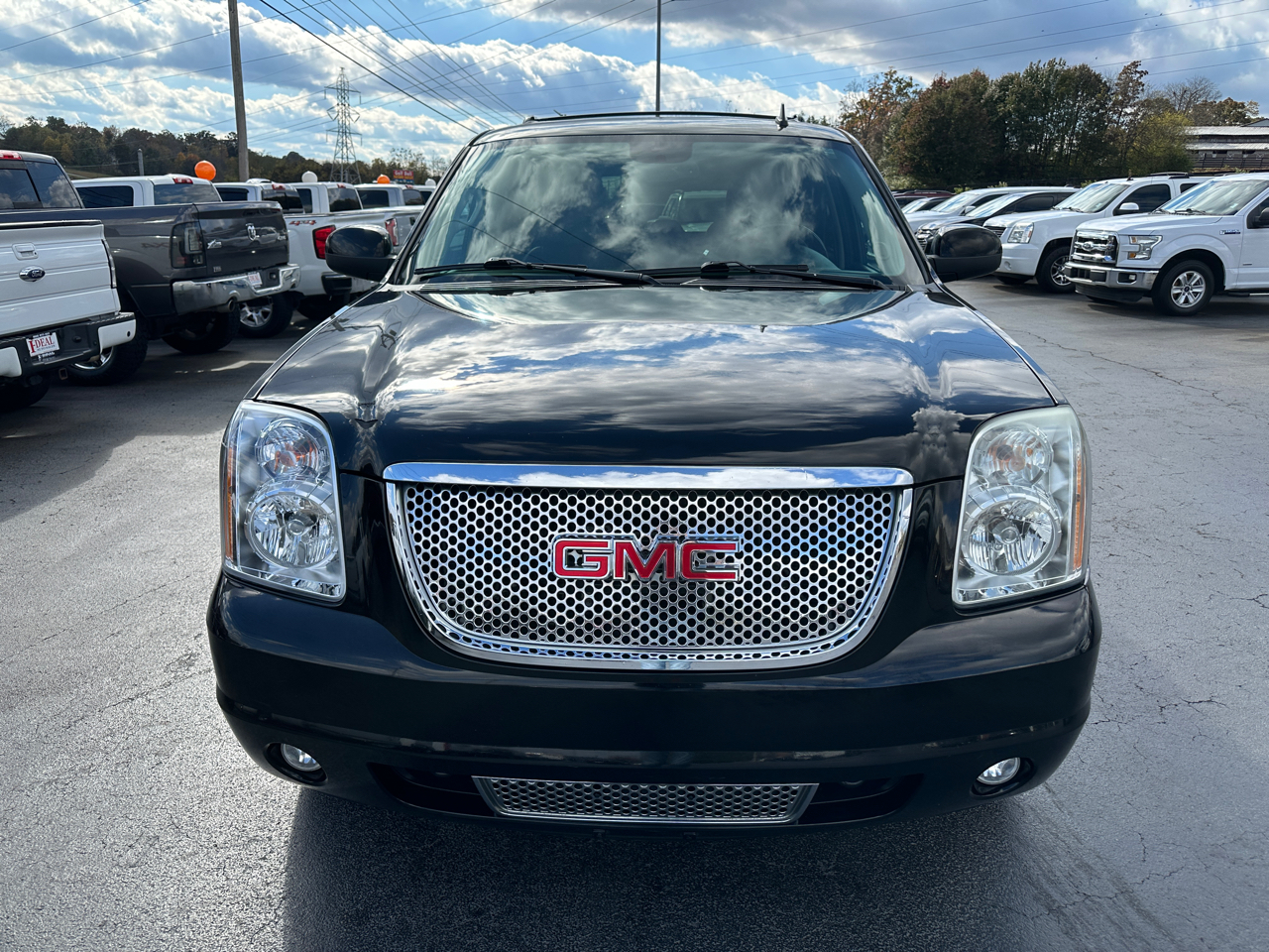 GMC Yukon AWD 4dr 1500 Denali 2013 GMC Yukon AWD 4dr 1500 Denali 2013