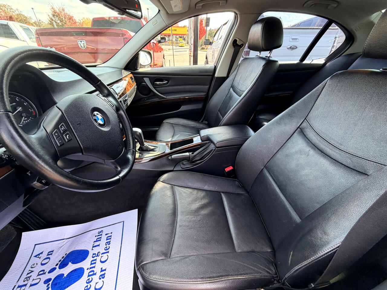 BMW 3 Series 4dr Sdn 328i RWD 2011