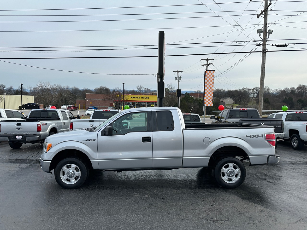2013 Ford F-150 4WD SuperCab 145" XLT