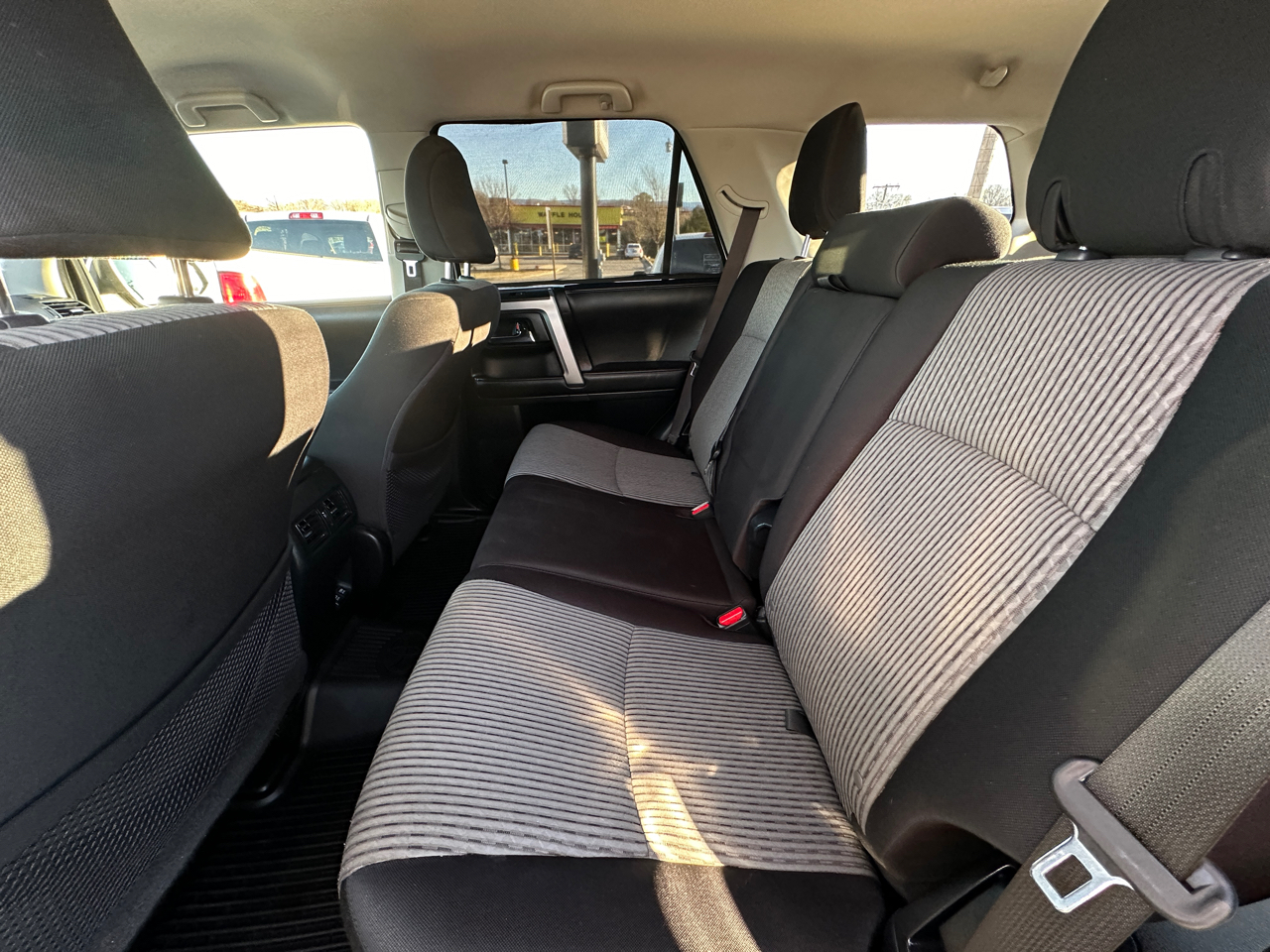 Toyota 4Runner SR5 4WD (Natl) 2022