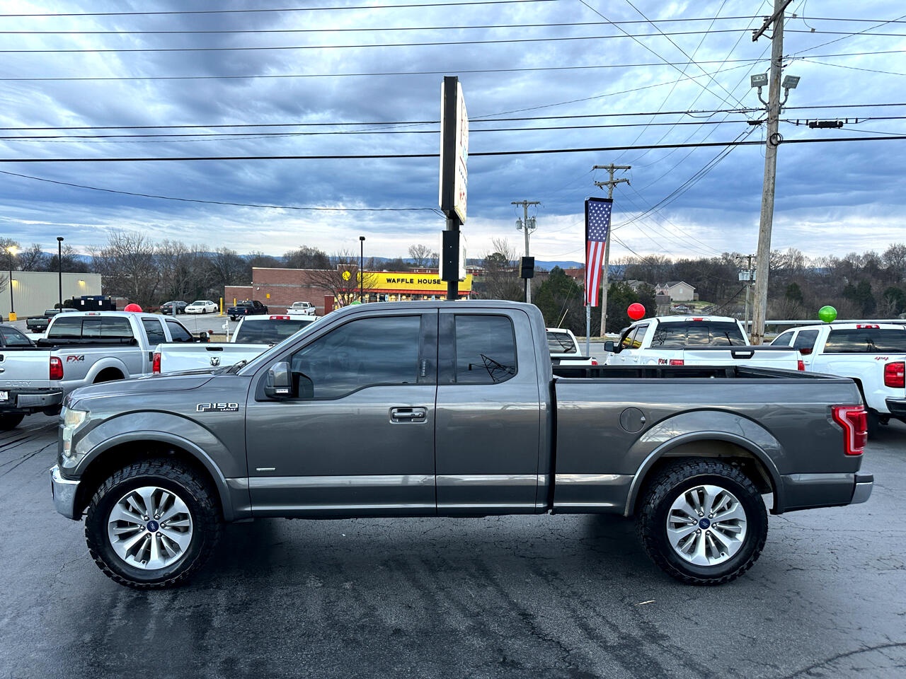 2015 Ford F-150 2WD SuperCab 145" Lariat