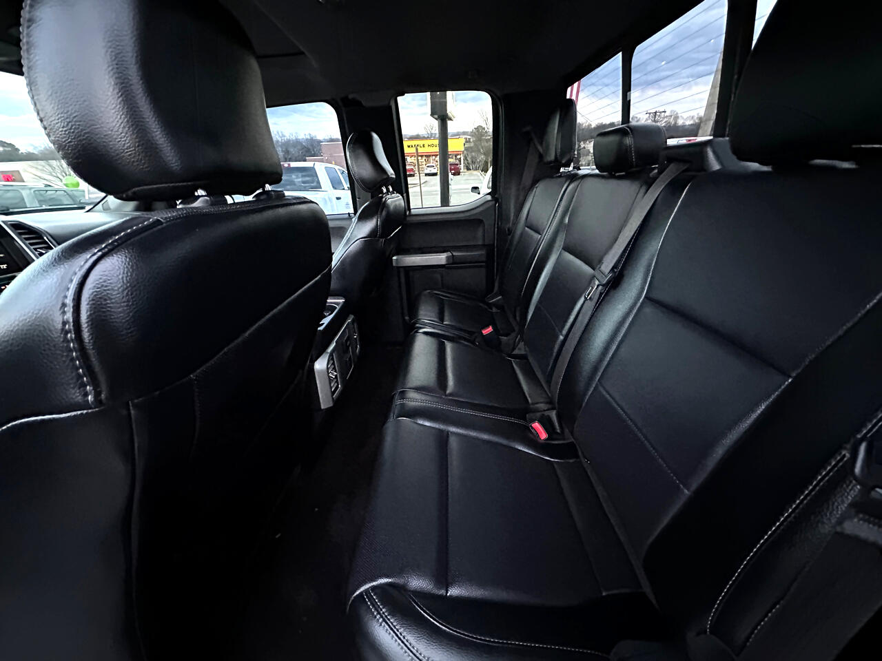 Ford F-150 2WD SuperCab 145" Lariat 2015