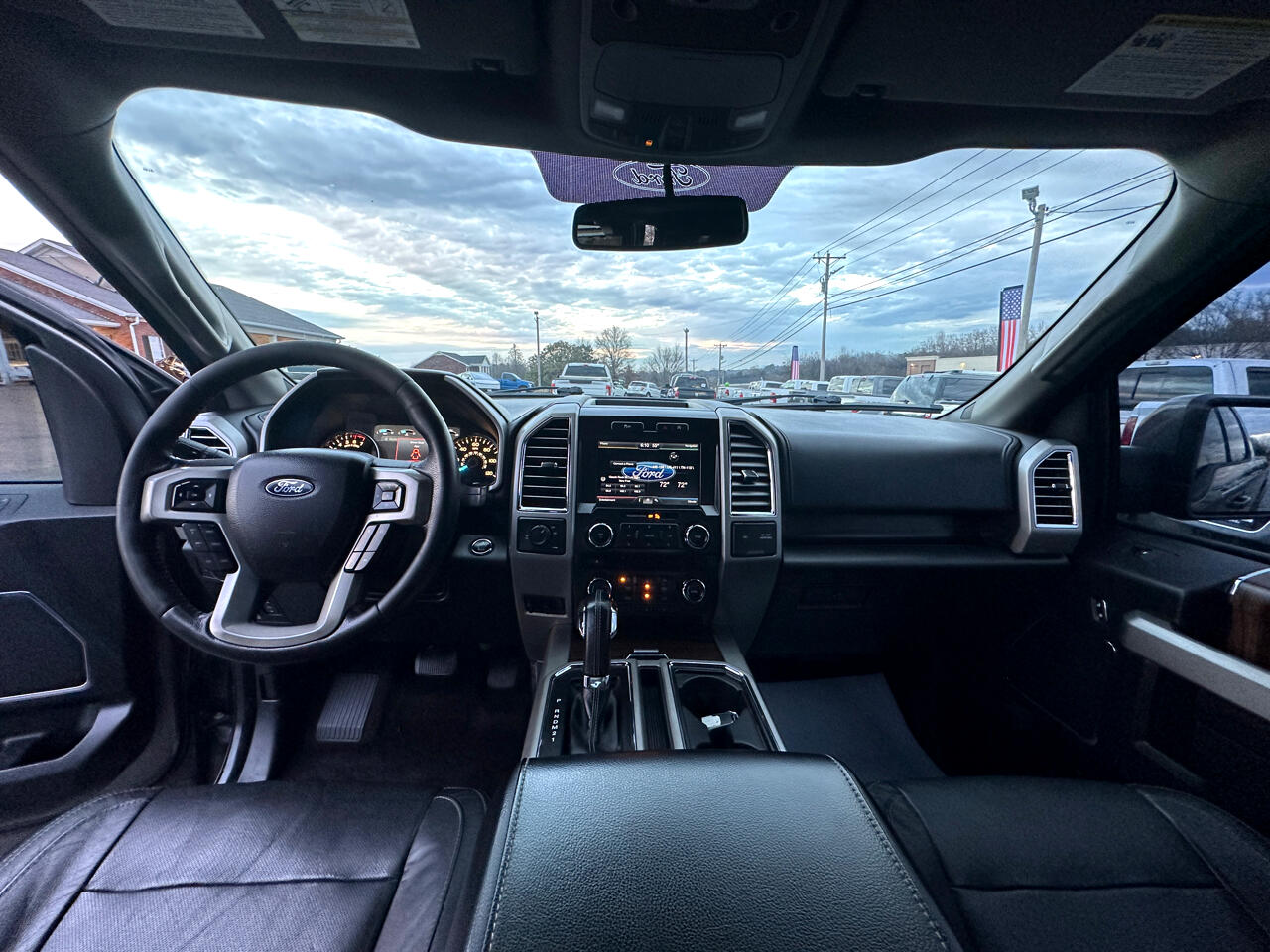 Ford F-150 2WD SuperCab 145" Lariat 2015