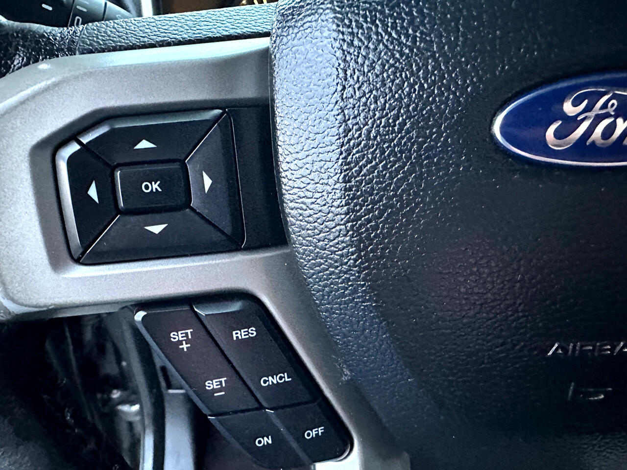 Ford F-150 2WD SuperCab 145" Lariat 2015