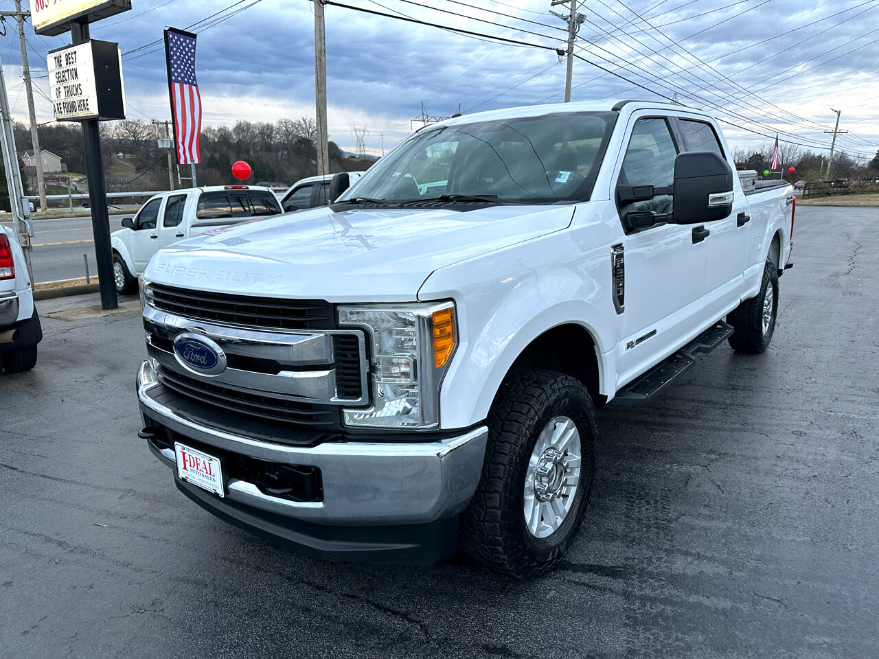 Ford Super Duty F-250 SRW XLT 4WD Crew Cab 8' Box 2017